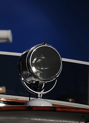 포토 JPG 해외이미지 바다 요트 교통시설 조명 항해 사람없음 빛 금속 보트 함선 스포트라이트 뱃놀이 해외202004 해외포토 교통 배_교통 재질 전통놀이 시설 파일형식 이미지허브