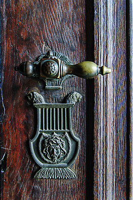 포토 JPG 해외이미지 손잡이 사람없음 목재 장식 세로 문 금속 수확 골동품 중세 클래식 닫기 입장 묘사 대문 문고리 그런지 옛날 해외202004 해외포토 나무 컨셉 농업 재료 모션 재질 역사 파일형식 이미지허브