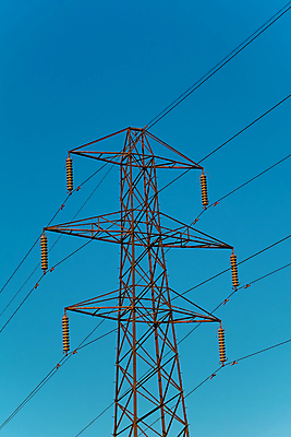 포토 JPG 해외이미지 산업 선 하늘 사람없음 파란색 힘 에너지 전염 철탑 분배 전압 현재 해외202004 해외포토 컬러 컨셉 탑 질병 감염 파일형식 이미지허브