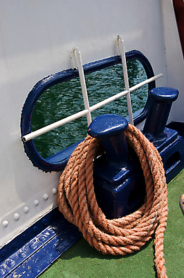 포토 JPG 해외이미지 산업 호수 밧줄 바다 여행 백그라운드 비즈니스 교통시설 항해 사람없음 야외 빨간색 물 여름 파란색 수영 화물 흰색 보트 코드 크루즈 갑판 승객 해외202004 해외포토 자연요소 계절 줄 컬러 교통 배_교통 운송업 수상스포츠 시설 파일형식 이미지허브