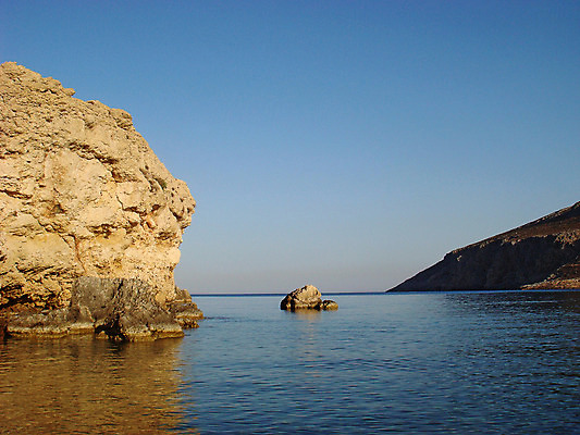 포토 JPG 해외이미지 바다 섬 여행 자연 하늘 휴가 산 파노라마 풍경 사람없음 초록색 물 여름 파란색 놀람 트래킹 만 투명 크리스탈 그리스 에메랄드 암초 그리스인 내추럴 우수 인기 터키석 해외202004 해외포토 자연요소 서양인 계절 감정 유럽 컬러 레저 촬영기법 표정 광석 보석 절기 생태계 파일형식 이미지허브