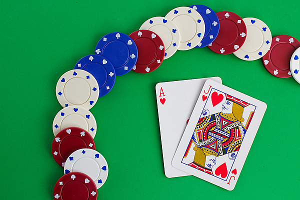 포토 JPG 해외이미지 손 사람없음 검은색 게임 도시 우승 행운 위험 카지노 포커 잭 대서양 곤봉 승자 해외202004 해외포토 스포츠용품 바다 컬러 컨셉 놀이 신체부위 최고 트럼프 도박 파일형식 이미지허브