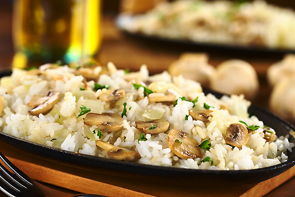 포토 JPG 해외이미지 음식 조각 채소 밥 양파 파슬리 요리 사람없음 가로 사진촬영 식사 저녁식사 버섯 튀김 고명 허브 점심식사 리조또 채식주의자 해외202004 해외포토 식물 촬영 채식 파일형식 이미지허브