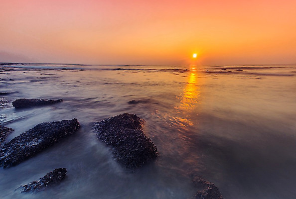 포토 JPG 해외이미지 구름 바다 백그라운드 오렌지 자연 추상 풍경 사람없음 빨간색 파란색 컬러풀 반사 평화 보라색 검은색 일몰 만 오픈 황금 야간 저녁 장면 수평선 해외202004 해외포토 자연요소 컬러 컨셉 무늬 과일 노을 생태계 파일형식 이미지허브