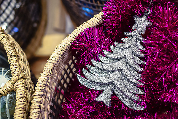 포토 JPG 해외이미지 나무 전통 계절 행복 크리스마스 겨울 곰 눈사람 휴가 새로움 새해 수염 선물 사람없음 장식 빨간색 장난감 산타클로스 목도리 기쁨 흰색 축하 12월 기적 고립 클라우스 해외202004 해외포토 식물 동물 잡화 기념일 감정 컬러 컨셉 포유류 날짜 파일형식 이미지허브