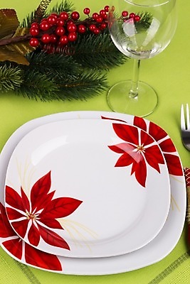 포토 JPG 해외이미지 전통 식기 접시 계절 포크 크리스마스장식 크리스마스 겨울 와인잔 가족 유리 탁자 휴가 새로움 주택 이벤트 사람없음 내부 장식 세로 초록색 빛 파티 축제 식사 저녁식사 방 식탁보 축하 칼 저녁 준비 설정 해외202004 해외포토 기념일 컬러 가구 컨셉 술잔 관계 재질 건물 야간 파일형식 이미지허브