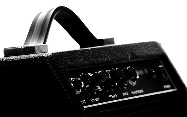 포토 JPG 해외이미지 음악 파도 사람없음 검은색 어둠 소리 수확 기구 기타 플러그 코드 볼륨 연결 복고 각도 시끄러움 고립 뮤지컬 베이스 블루스 왜곡 중고 해외202004 해외포토 바다 컬러 농업 현악기 문화예술 파일형식 이미지허브