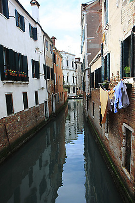포토 JPG 해외이미지 유럽 문화 벽 바다 여행 건축양식 휴가 벽돌 주택 사람없음 야외 건물 도시풍경 이탈리아 중세 지중해 베네치아 채널 해외202004 해외포토 건축물 건축 나라 풍경 도시 역사 파일형식 이미지허브