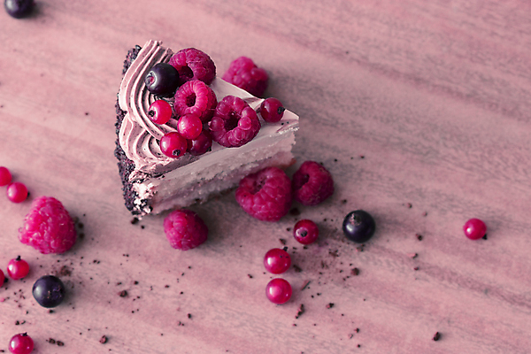 포토 JPG 해외이미지 접시 열매 음식 분홍색 조각 과일 디저트 치즈 기념 요리 사람없음 목재 장식 빨간색 갈색 파티 우주 케이크 식당 초콜릿 카페 빵집 촉촉함 흰색 축하 신선 달콤 설탕 굽기 크림 산딸기 젤리 충동구매 건포도 커스터드 페스츄리 핸드메이드 해외202004 해외포토 나무 식물 식기 빵 컬러 컨셉 재료 포도 유제품 이벤트 쇼핑 상점 젖음 맛 구이 건과일 과소비 파일형식 이미지허브