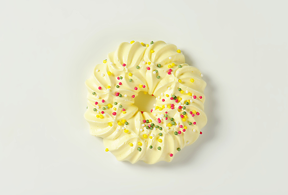 포토 JPG 해외이미지 스튜디오촬영 1 음식 사람없음 장식 컬러풀 노란색 쿠키 과자 달콤 뿌리기 싱글 흰배경 머리위 토핑 머랭 해외202004 머랭쿠키 해외포토 컬러 백그라운드 모션 디저트 실내 흰색 맛 파일형식 이미지허브