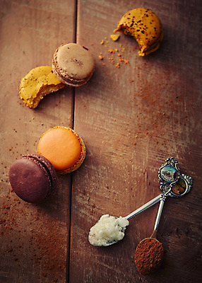 포토 JPG 스튜디오촬영 음식 컬러 백그라운드 디저트 실내 사람없음 갈색 숟가락 달콤 가루 마카롱 국내포토 수저 내부 맛 파일형식