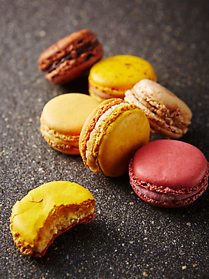 포토 JPG 스튜디오촬영 음식 백그라운드 디저트 실내 사람없음 아웃포커스 컬러풀 달콤 마카롱 국내포토 컬러 촬영기법 내부 맛 파일형식