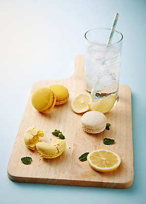 포토 JPG 스튜디오촬영 음료 음식 백그라운드 과일 디저트 잔 도마 실내 빨대 사람없음 달콤 레몬 레모네이드 마카롱 국내포토 식기 주방용품 내부 맛 에이드 파일형식