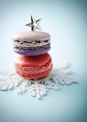 포토 JPG 스튜디오촬영 별 음식 백그라운드 디저트 눈꽃 실내 사람없음 아웃포커스 컬러풀 달콤 마카롱 국내포토 자연요소 컬러 눈_날씨 촬영기법 내부 맛 파일형식