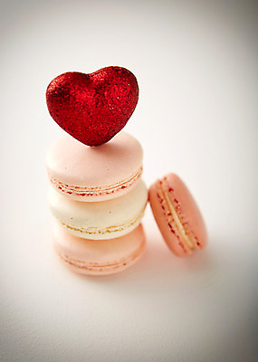 포토 JPG 스튜디오촬영 음식 배경화면 백그라운드 디저트 실내 사람없음 아웃포커스 하트 달콤 마카롱 국내포토 모양 촬영기법 내부 맛 파일형식