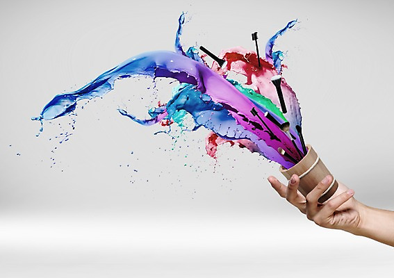 PSD 편집 편집이미지 손 한명 신체부위 뷰티 페인트 물감 화장용품 붓 미용용품 화려 튀는물 이미지편집 1 컨셉 사람 미술도구 오브젝트 액체표현 스플래쉬 파일형식