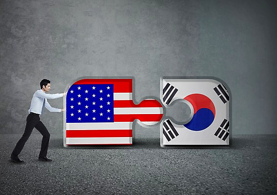 전신 PSD 서양인 외국인 백인 편집 편집이미지 남자 아시아 비즈니스 모션 한국 아메리카 한명 서기 사람 정장 20대 성인 옆모습 글로벌 글로벌비즈니스 미국 비즈니스맨 퍼즐 성조기 국기 밀기 태극기 남자만 남자한명만 성인남자만 청년만 청년남자만 청년남자한명만 성인한명만 성인남자한명만 성인만 이미지편집 1 옷 나라 뷰포인트 북아메리카 인종 청년 직장인 대륙 파일형식