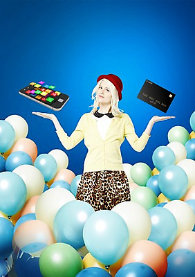 PSD 서양인 외국인 백인 편집 편집이미지 모자 여자 모바일 한명 사람 손짓 이벤트 상반신 20대 성인 스마트폰 핸드폰 쇼핑 신용카드 어플리케이션 풍선 모바일쇼핑 핀테크 여자만 여자한명만 성인여자만 청년만 청년여자만 성인한명만 청년여자한명만 성인여자한명만 성인만 이미지편집 1 잡화 모션 인종 청년 금융 전자제품 스마트기기 온라인쇼핑 파일형식