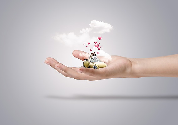 PSD 구름 편집 편집이미지 손 배너 커플 여자 남자 웨딩드레스 결혼 자동차 사람 동양인 정장 턱시도 이벤트 20대 성인 신체부위 세명 신혼여행 하트 웨딩카 청년만 성인만 이미지편집 자연요소 모양 드레스 옷 육상교통 관계 인종 청년 파일형식