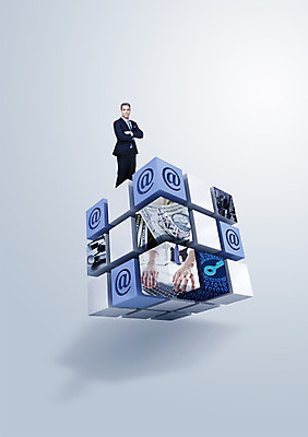 PSD 서양인 외국인 백인 편집 편집이미지 손 남자 40대 지폐 돈 비즈니스 열쇠 서기 사람 정장 성인 두명 신체부위 금융 팔짱 블록 타이핑 키보드 비즈니스맨 코드 암호 큐브 골뱅이기호 중년만 성인만 이미지편집 기호 옷 중년 모션 인종 경제 직장인 재산 파일형식