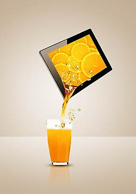PSD 편집 편집이미지 음료 음식 오렌지 과일 단면 사람없음 컵 태블릿 요식업 주스 붓기 오렌지주스 이미지편집 식기 산업 모션 전자제품 스마트기기 과일주스 파일형식