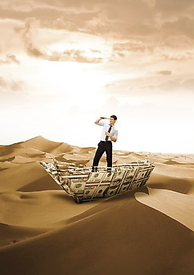 PSD 서양인 외국인 백인 구름 편집 편집이미지 응시 남자 모래 지폐 돈 비즈니스 하늘 한명 서기 들기 사람 정장 20대 성인 금융 달러 일몰 망원경 사막 관찰 비즈니스맨 종이배 선박 남자만 남자한명만 성인남자만 청년만 청년남자만 청년남자한명만 성인한명만 성인남자한명만 성인만 이미지편집 자연요소 1 시선 옷 수상교통 모션 인종 청년 경제 노을 직장인 재산 종이접기 파일형식