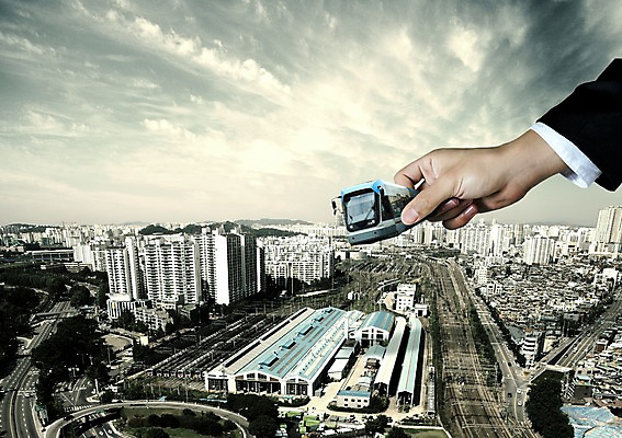 PSD 구름 편집 편집이미지 손 도로 교통 비즈니스 하늘 한명 들기 풍경 빌딩 건물 신체부위 도시풍경 기차 도시 전철 이미지편집 자연요소 1 건축물 길 육상교통 교통시설 모션 대중교통 사람 파일형식