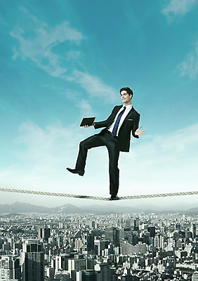 전신 PSD 서양인 외국인 백인 구름 편집 편집이미지 남자 밧줄 줄 비즈니스 모션 하늘 한명 서기 들기 사람 풍경 정장 빌딩 20대 성인 태블릿 도시 비즈니스맨 외줄타기 남자만 남자한명만 성인남자만 청년만 청년남자만 청년남자한명만 성인한명만 성인남자한명만 성인만 이미지편집 자연요소 1 옷 인종 청년 건물 전자제품 스마트기기 직장인 묘기 줄타기 파일형식