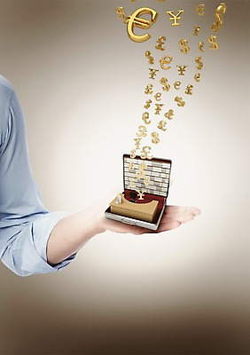 PSD 편집 편집이미지 손 의자 서류가방 가방 비즈니스 한명 들기 신체부위 금융 달러 모니터 유로 화폐기호 엔 책상 파운드 이미지편집 1 기호 잡화 가구 돈 모션 사람 경제 컴퓨터 화폐 파일형식