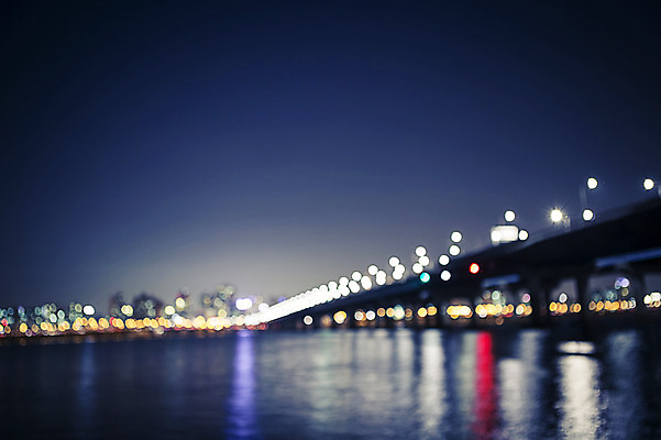 포토 JPG 바다 배경화면 야경 서울 사람없음 야외 빛 강 도시풍경 도시 소프트포커스 신비 보케 감성 여의도 가교 국내포토 건축물 컨셉 한국 촬영기법 풍경 야간 파일형식 풍경_경치