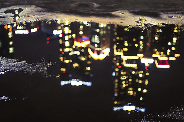 포토 JPG 길 배경화면 야경 바닥 빌딩 사람없음 야외 건물 물 도시풍경 반사 도시 소프트포커스 신비 보케 감성 부산 해운대 국내포토 자연요소 건축물 컨셉 한국 촬영기법 풍경 야간 파일형식 풍경_경치