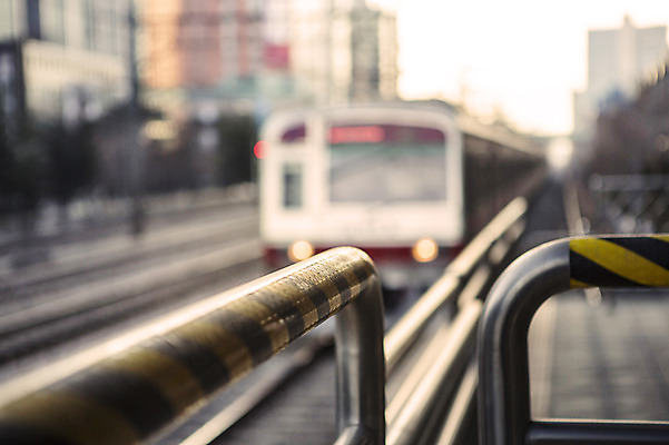 포토 JPG 주간 배경화면 풍경 사람없음 야외 도시풍경 기차 도시 역 소프트포커스 신비 보케 감성 기차역 전철역 국내포토 자연요소 육상교통 컨셉 교통시설 대중교통 촬영기법 파일형식