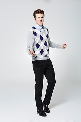 포토 JPG 스튜디오촬영 전신 서양인 외국인 백인 남자 비즈니스 모션 실내 한명 서기 미소 들기 사람 손짓 성인 30대 펜 직장인 비즈니스맨 남자만 남자한명만 성인남자만 성인한명만 성인남자한명만 장년만 장년남자만 장년남자한명만 성인만 국내포토 직업 1 표정 인종 내부 장년 필기구 파일형식