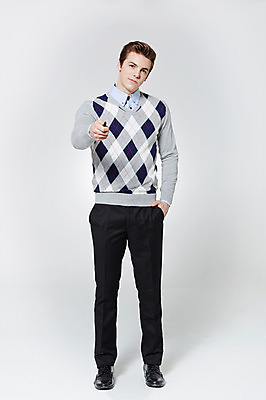 포토 JPG 스튜디오촬영 전신 서양인 외국인 백인 남자 비즈니스 모션 실내 한명 서기 사람 손짓 성인 앞모습 30대 펜 직장인 비즈니스맨 주기 주머니손 남자만 남자한명만 성인남자만 성인한명만 성인남자한명만 장년만 장년남자만 장년남자한명만 성인만 국내포토 직업 1 뷰포인트 인종 내부 장년 필기구 파일형식