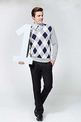 포토 JPG 스튜디오촬영 전신 서양인 외국인 백인 응시 남자 비즈니스 모션 실내 한명 서기 미소 들기 사람 성인 앞모습 30대 숫자 직장인 비즈니스맨 작업실 주머니손 남자만 남자한명만 성인남자만 성인한명만 성인남자한명만 장년만 장년남자만 장년남자한명만 성인만 국내포토 직업 문자 1 시선 뷰포인트 표정 인종 내부 장년 파일형식