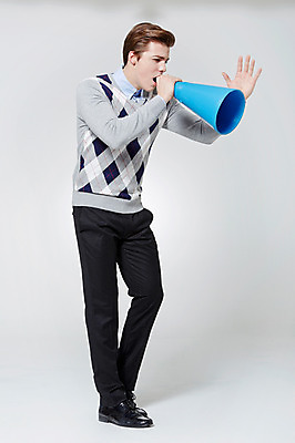 포토 JPG 스튜디오촬영 전신 서양인 외국인 백인 남자 비즈니스 모션 실내 한명 서기 들기 사람 손짓 성인 옆모습 30대 확성기 외침 직장인 비즈니스맨 남자만 남자한명만 성인남자만 성인한명만 성인남자한명만 장년만 장년남자만 장년남자한명만 성인만 국내포토 직업 1 뷰포인트 인종 내부 장년 소리 파일형식