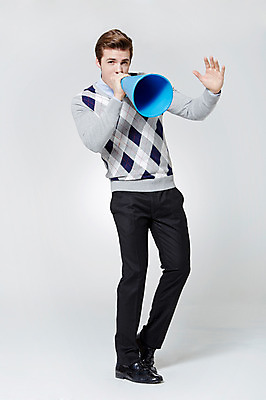 포토 JPG 스튜디오촬영 전신 서양인 외국인 백인 남자 비즈니스 모션 실내 한명 서기 들기 사람 손짓 성인 앞모습 30대 확성기 외침 직장인 비즈니스맨 남자만 남자한명만 성인남자만 성인한명만 성인남자한명만 장년만 장년남자만 장년남자한명만 성인만 국내포토 직업 1 뷰포인트 인종 내부 장년 소리 파일형식