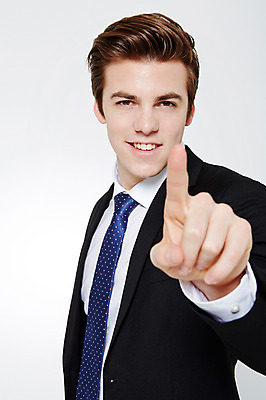 포토 JPG 스튜디오촬영 서양인 외국인 백인 남자 비즈니스 모션 실내 한명 서기 미소 사람 정장 손짓 상반신 성인 30대 터치 직장인 비즈니스맨 남자만 남자한명만 성인남자만 성인한명만 성인남자한명만 장년만 장년남자만 장년남자한명만 성인만 국내포토 직업 1 옷 표정 인종 내부 장년 파일형식