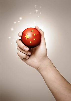 PSD 편집 편집이미지 손 아시아 별 비즈니스 공 한명 들기 신체부위 반짝임 글로벌 글로벌비즈니스 중국 국기 오성홍기 이미지편집 자연요소 1 나라 모션 사람 파일형식