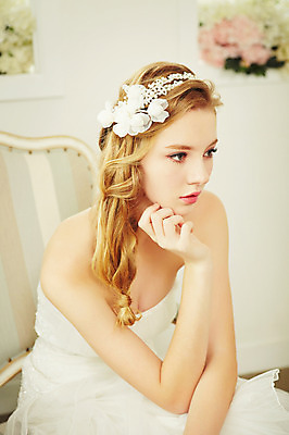 포토 JPG 스튜디오촬영 서양인 외국인 여자 꽃 신부 웨딩드레스 결혼 의자 모션 실내 한명 사람 앉기 손짓 상반신 20대 성인 옆모습 턱괴기 머리띠 우아함 청년만 청년여자만 청년여자한명만 성인여자한명만 국내포토 식물 1 드레스 뷰포인트 가구 컨셉 장신구 인종 이벤트 청년 내부 여자만 여자한명만 성인여자만 성인만 파일형식