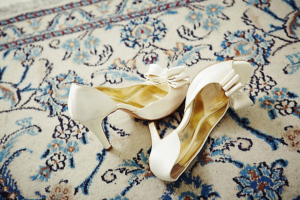 포토 JPG 스튜디오촬영 구두 결혼 실내 사람없음 우아함 웨딩슈즈 국내포토 신발 컨셉 이벤트 내부 결혼소품 파일형식