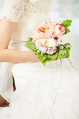 포토 JPG 스튜디오촬영 서양인 외국인 여자 신부 부케 웨딩드레스 결혼 모션 실내 한명 들기 사람 앉기 20대 성인 옆모습 우아함 청년만 청년여자만 청년여자한명만 성인여자한명만 국내포토 1 드레스 뷰포인트 꽃다발 컨셉 인종 이벤트 청년 내부 여자만 여자한명만 성인여자만 성인만 파일형식