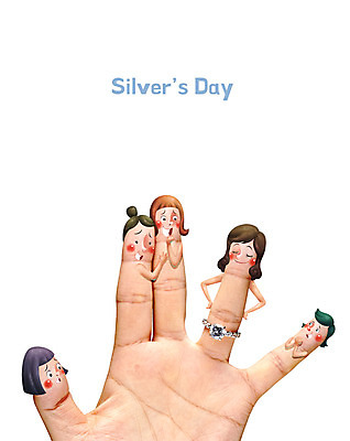 PSD 편집 편집이미지 손 여자 백그라운드 프로포즈 손가락 데이이벤트 포토일러 의인화 사람 이벤트 여러명 성인 신체부위 표현 반지 보석 실버데이 자랑 성인만 이미지편집 기념일 다수 장신구 광석 파일형식