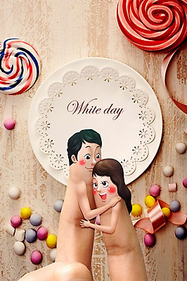 PSD 편집 편집이미지 접시 손 커플 여자 남자 백그라운드 프로포즈 손가락 화이트데이 데이이벤트 포토일러 디저트 의인화 사탕 사람 이벤트 성인 두명 신체부위 장식 표현 성인만 이미지편집 식기 기념일 음식 관계 파일형식