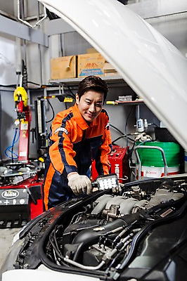 포토 JPG 직업 남자 모션 자동차 작업복 한명 서기 미소 사람 동양인 상반신 성인 앞모습 30대 기계 한국인 도구 도움 엔지니어 수리 점검 자동차정비 정비소 카센터 남자만 남자한명만 성인남자만 성인한명만 성인남자한명만 장년만 장년남자만 장년남자한명만 성인만 국내포토 1 옷 육상교통 뷰포인트 컨셉 표정 인종 장년 센터 기술자 파일형식