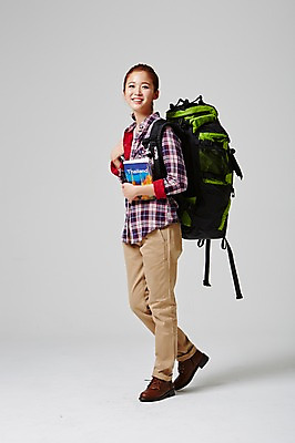 포토 JPG 스튜디오촬영 전신 라이프스타일 여자 대학생 여행 가방 배낭 모션 대학생라이프 실내 한명 서기 미소 들기 사람 동양인 20대 성인 옆모습 캐주얼 희망 한국인 자유 가이드북 설레임 여자만 여자한명만 성인여자만 청년만 청년여자만 성인한명만 청년여자한명만 성인여자한명만 성인만 국내포토 1 학생 잡화 옷 감정 뷰포인트 컨셉 표정 인종 청년 내부 생활 파일형식