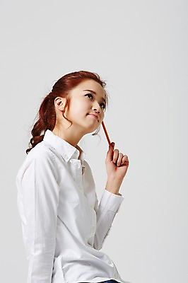 포토 JPG 스튜디오촬영 라이프스타일 응시 여자 대학생 모션 대학생라이프 실내 한명 들기 사람 앉기 동양인 상반신 20대 성인 옆모습 캐주얼 연필 한국인 여자만 여자한명만 성인여자만 청년만 청년여자만 성인한명만 청년여자한명만 성인여자한명만 성인만 국내포토 1 학생 시선 옷 뷰포인트 학용품 인종 청년 내부 생활 필기구 파일형식