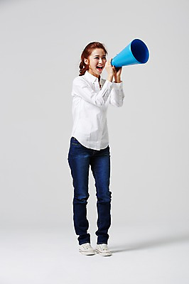 포토 JPG 스튜디오촬영 전신 라이프스타일 여자 대학생 모션 대학생라이프 실내 한명 서기 들기 사람 동양인 20대 성인 앞모습 캐주얼 확성기 외침 한국인 여자만 여자한명만 성인여자만 청년만 청년여자만 성인한명만 청년여자한명만 성인여자한명만 성인만 국내포토 1 학생 옷 뷰포인트 인종 청년 내부 생활 소리 파일형식