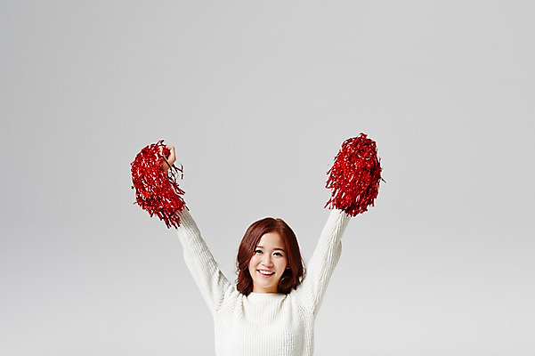 포토 JPG 스튜디오촬영 라이프스타일 여자 대학생 응원 모션 대학생라이프 실내 한명 서기 미소 들기 사람 동양인 상반신 20대 성인 앞모습 캐주얼 한국인 치어리더 응원수술 여자만 여자한명만 성인여자만 청년만 청년여자만 성인한명만 청년여자한명만 성인여자한명만 성인만 국내포토 1 학생 옷 뷰포인트 표정 인종 청년 내부 생활 응원용품 파일형식