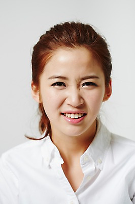 포토 JPG 스튜디오촬영 우먼라이프 라이프스타일 여자 얼굴 대학생 모션 실내 표정 한명 사람 동양인 상반신 20대 성인 앞모습 신체부위 한국인 찡그림 여자만 여자한명만 성인여자만 청년만 청년여자만 성인한명만 청년여자한명만 성인여자한명만 성인만 국내포토 1 학생 뷰포인트 인종 청년 내부 생활 파일형식